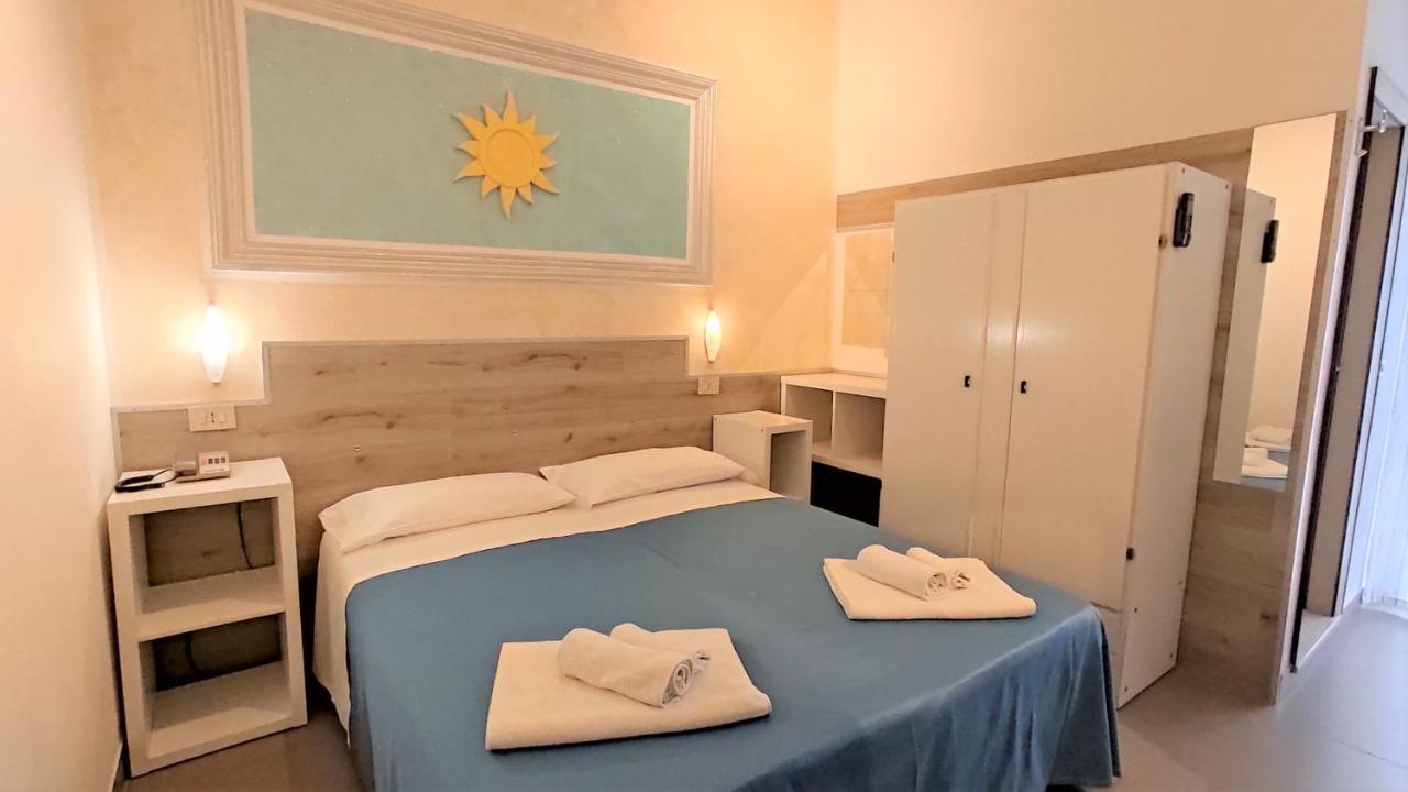 Hotel De Amicis Riccione Luaran gambar