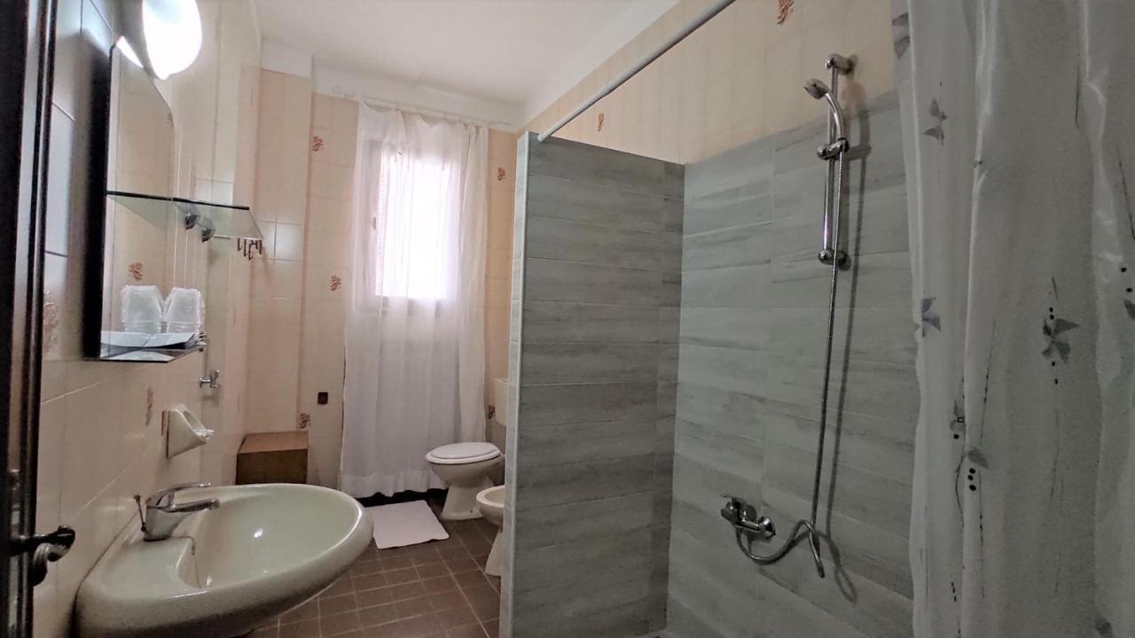 Hotel De Amicis Riccione Luaran gambar