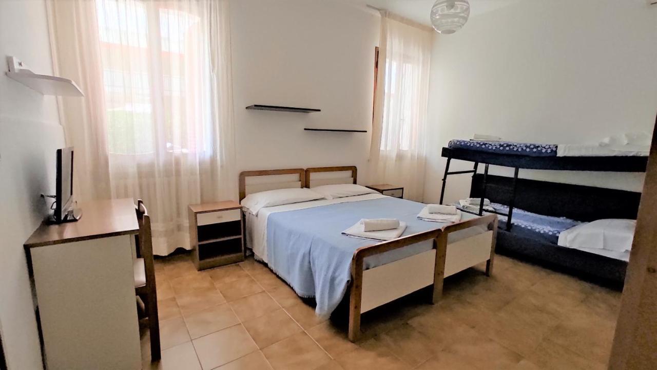 Hotel De Amicis Riccione Luaran gambar
