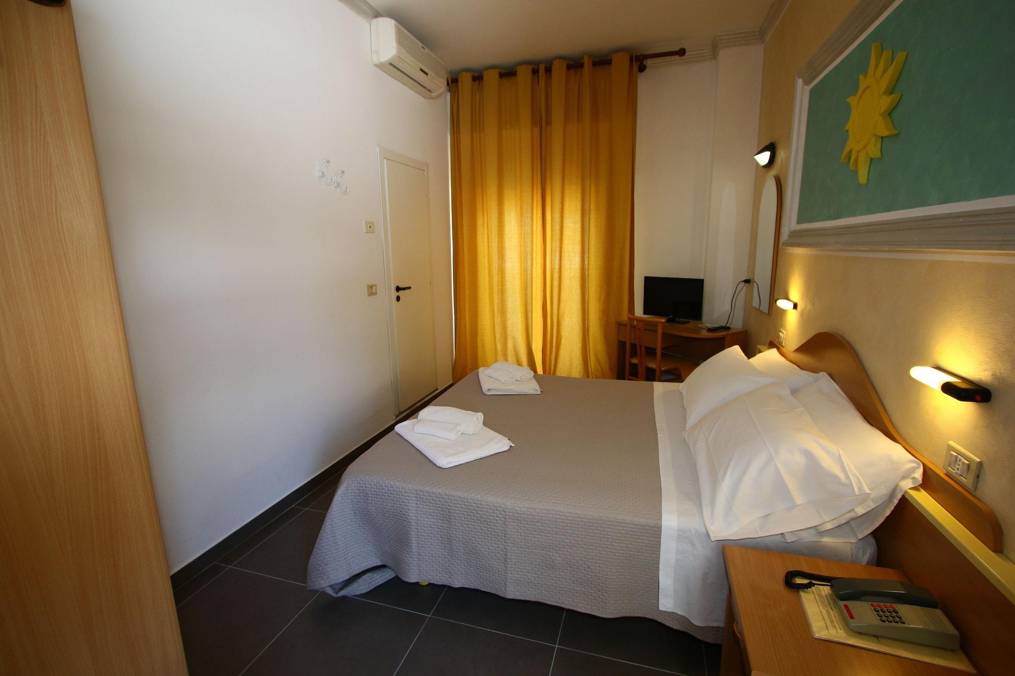 Hotel De Amicis Riccione Luaran gambar