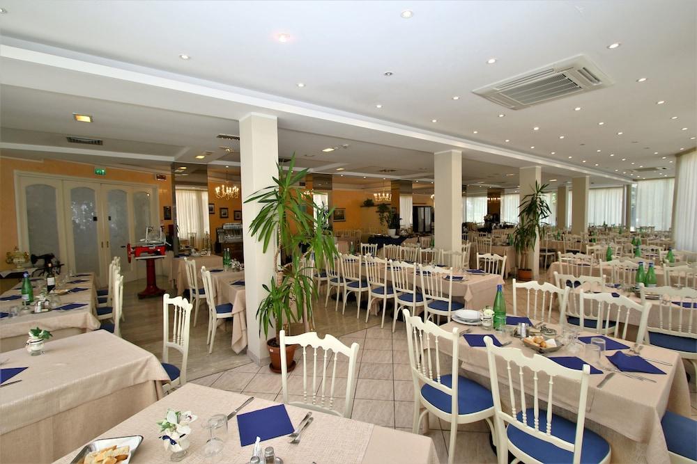 Hotel De Amicis Riccione Luaran gambar