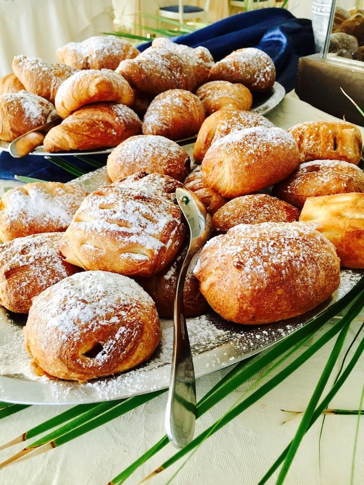 Hotel De Amicis Riccione Luaran gambar
