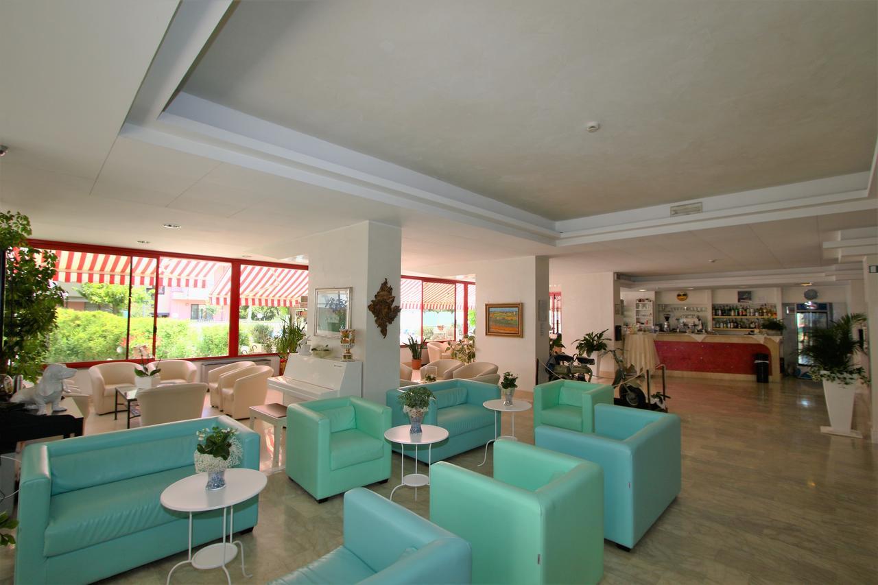 Hotel De Amicis Riccione Luaran gambar