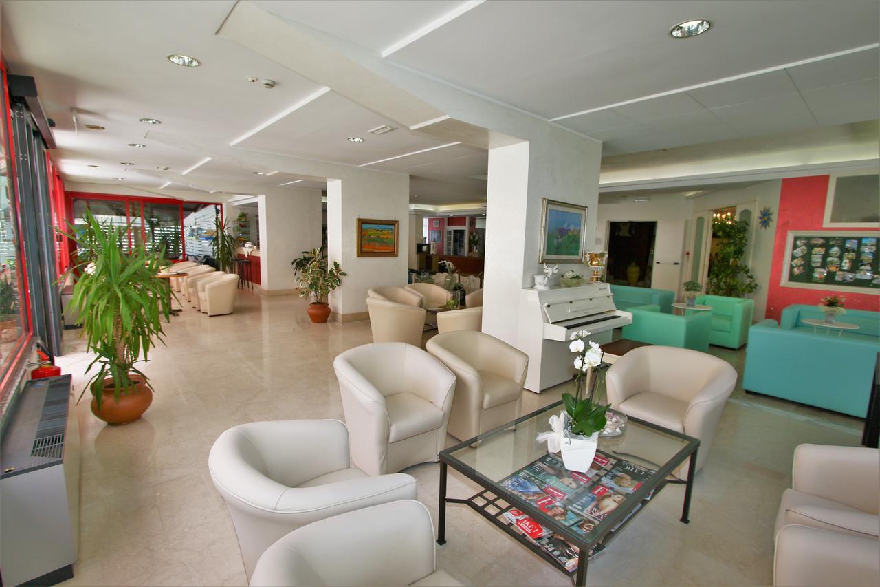 Hotel De Amicis Riccione Luaran gambar