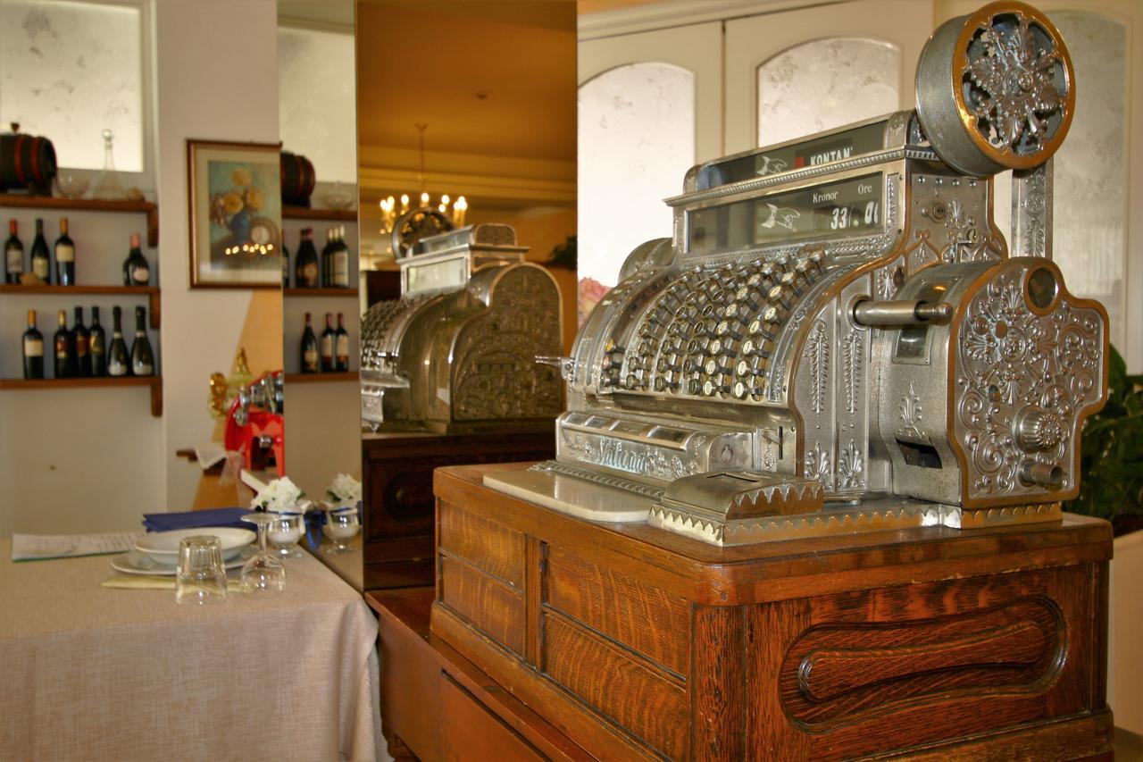 Hotel De Amicis Riccione Luaran gambar