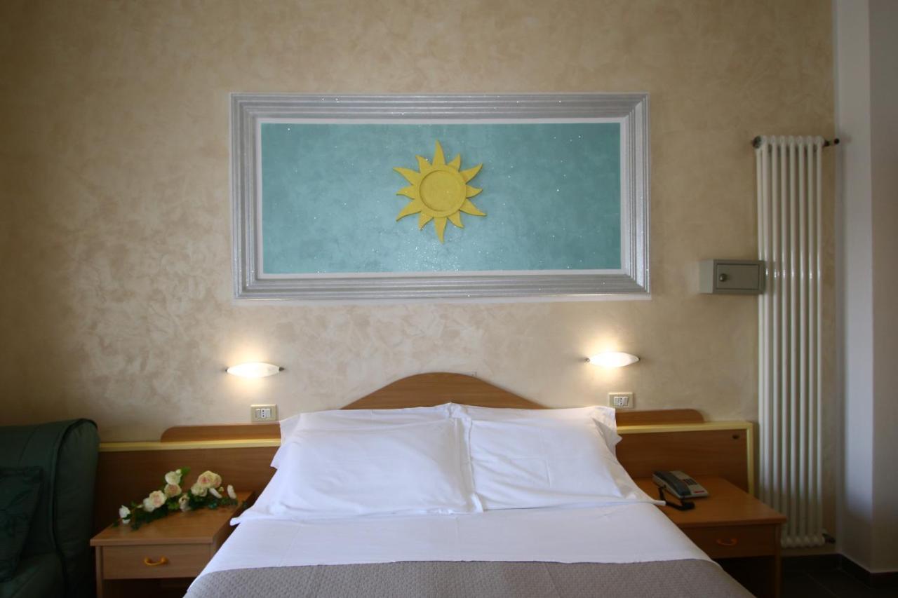 Hotel De Amicis Riccione Luaran gambar