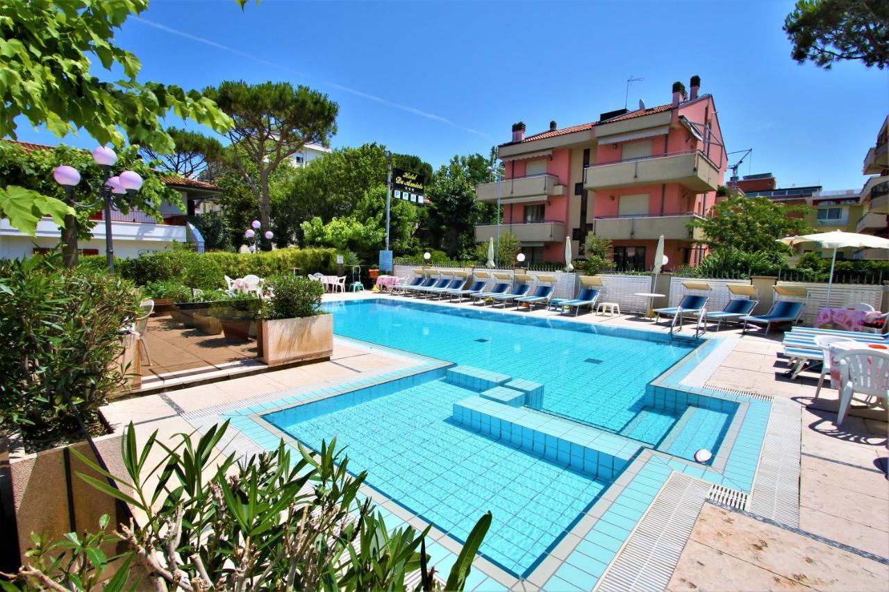 Hotel De Amicis Riccione Luaran gambar
