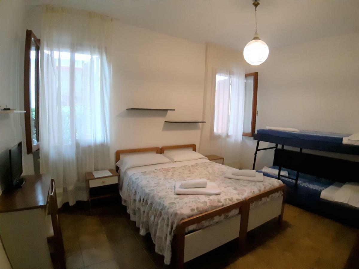 Hotel De Amicis Riccione Luaran gambar